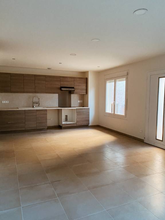 Appartement 3 pièces à louer à Aix en provence avec  grande pièce de vie et cuisine aménagée et équipée